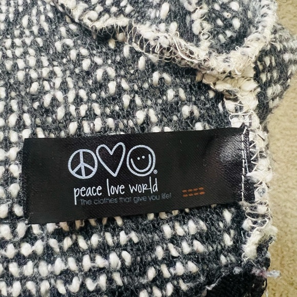 Peace Love World Monochrome Patterned Sweatshirt - Picture 7 of 13